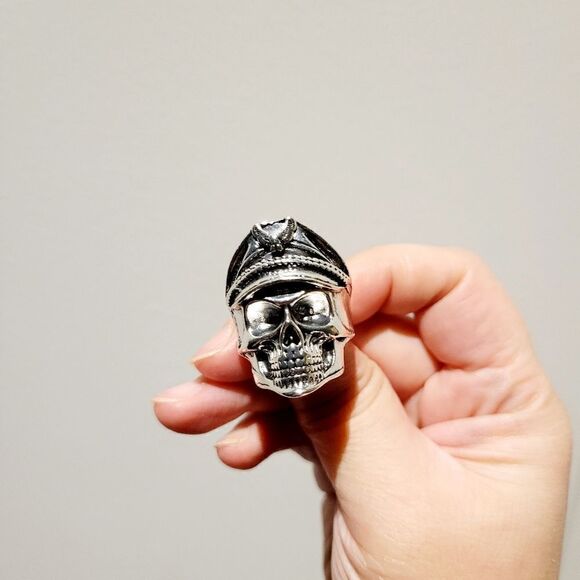 Brand New Silver Skull Captain Ring #2 Adjustable Size - Picture 6 of 8